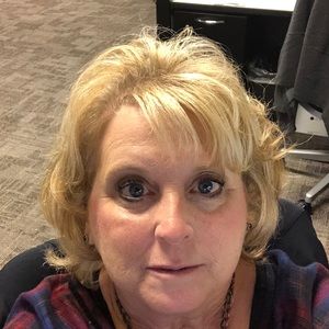 Meet your Posher, Debbie